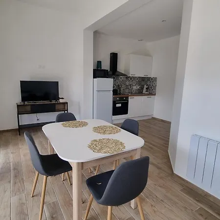 Le Bois Flotte Apartment *